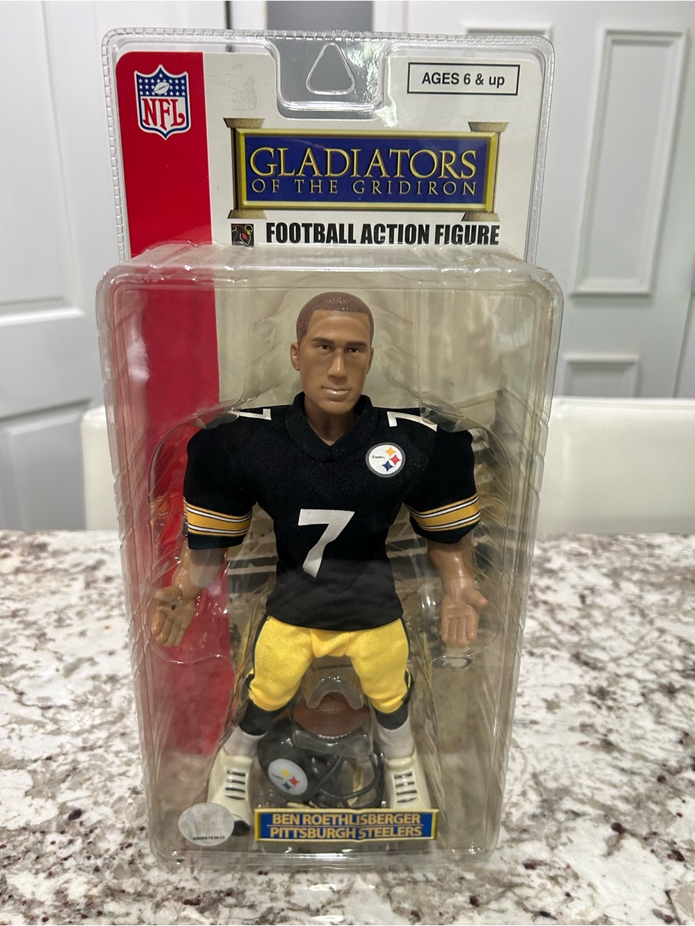Roethlisberger-#7-Collectors-Action Figure-Gladiator’s-Pittsburgh Steelers-NIB